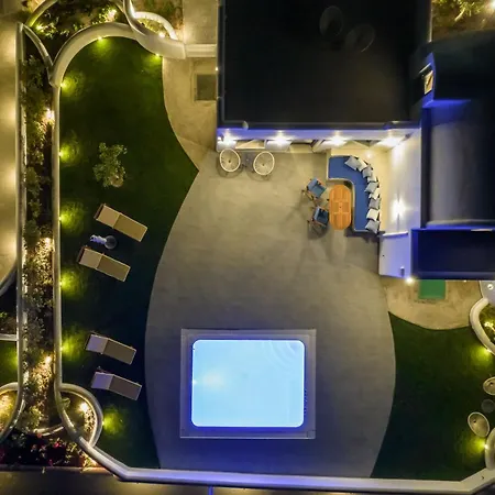 Villa Kyklos - Luxury With Private Pool Karterádos